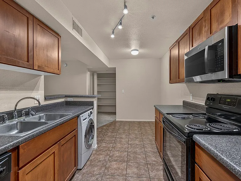 1385 W University Ave #11-186 — Photo 2