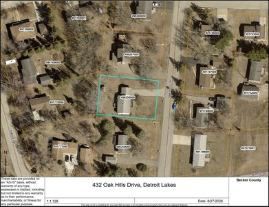 432 Oak Hills Dr, Detroit Lakes, MN, 56501