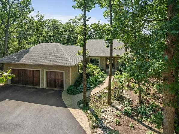 1340 Edgewood Ln, Northbrook, IL 60062