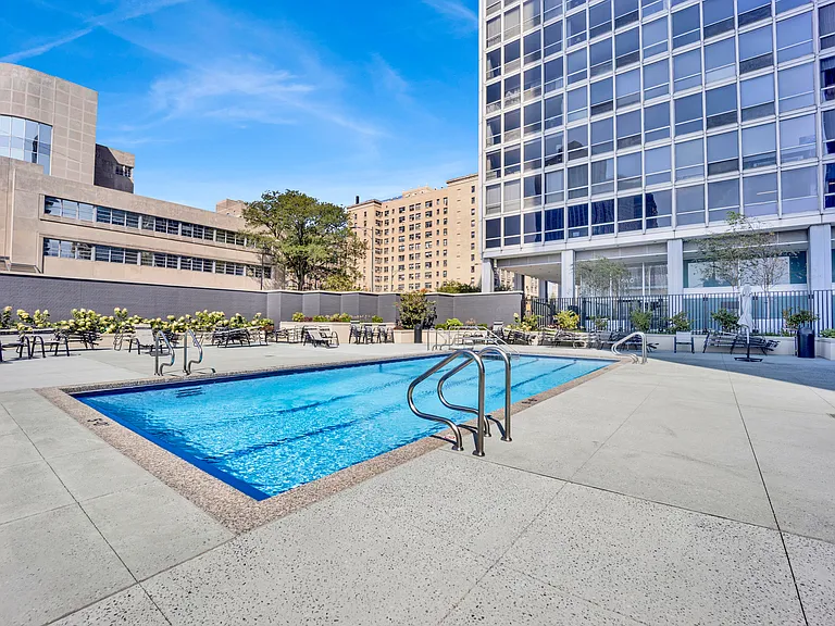 340 W Diversey Pkwy #1216 — Photo 15