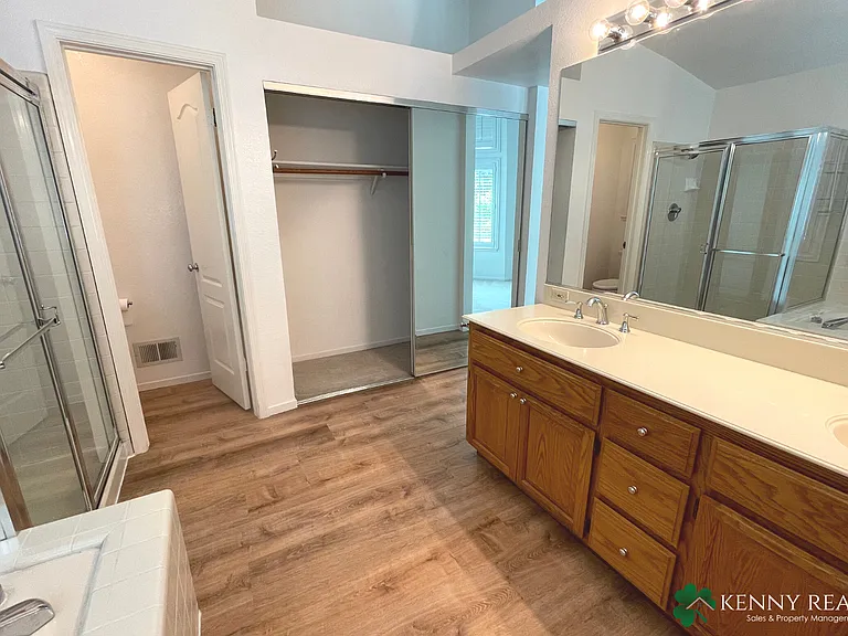 144 Glasgow Ln — Photo 17