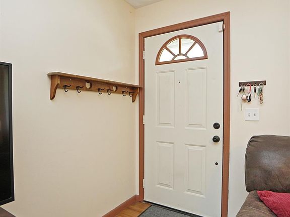 2nd image of 11693 Hollingsworth Way