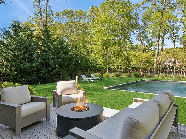 80 Sycamore Dr — Photo 3