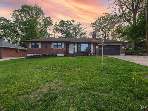 3503 Wintergreen Ln, Saint Louis, MO 63125