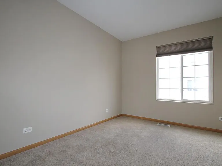 3162 Cambria Ct — Photo 17