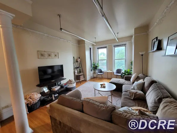 403 W North Ave APT 3, Chicago, IL 60610