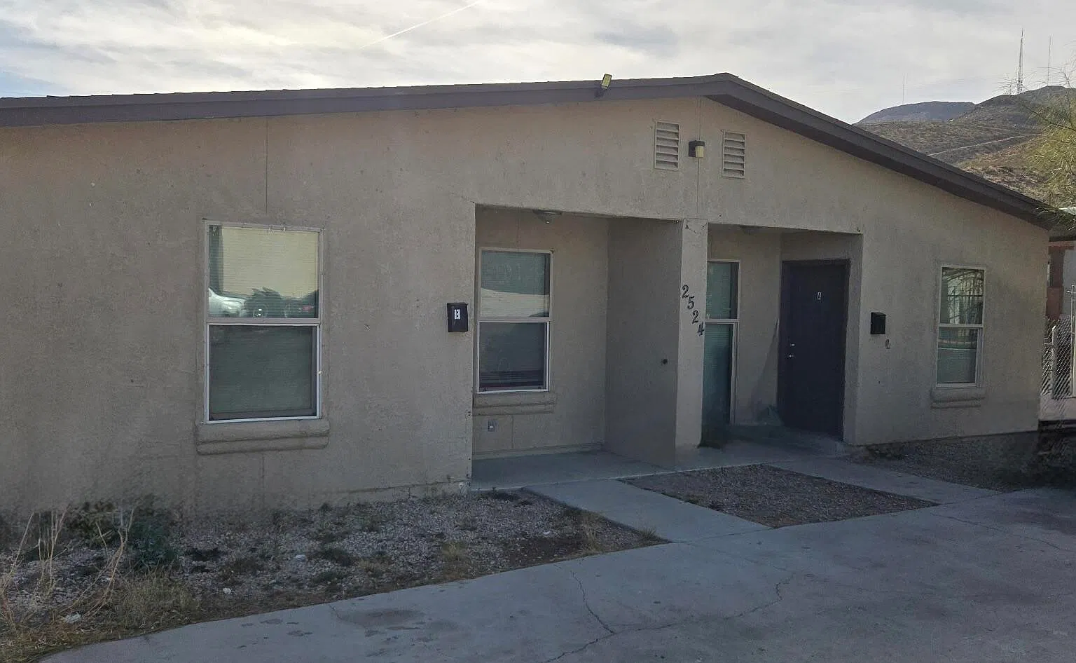 3 bed, 2.0 bath, 960 sqft, $1,250 — Photo 1