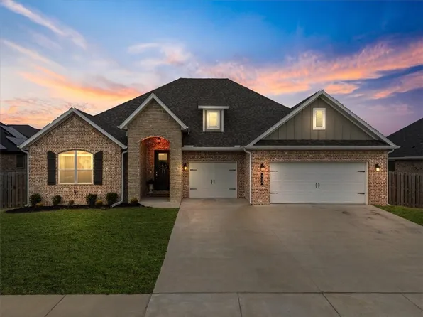 916 Budrio Ave, Tontitown, AR 72762