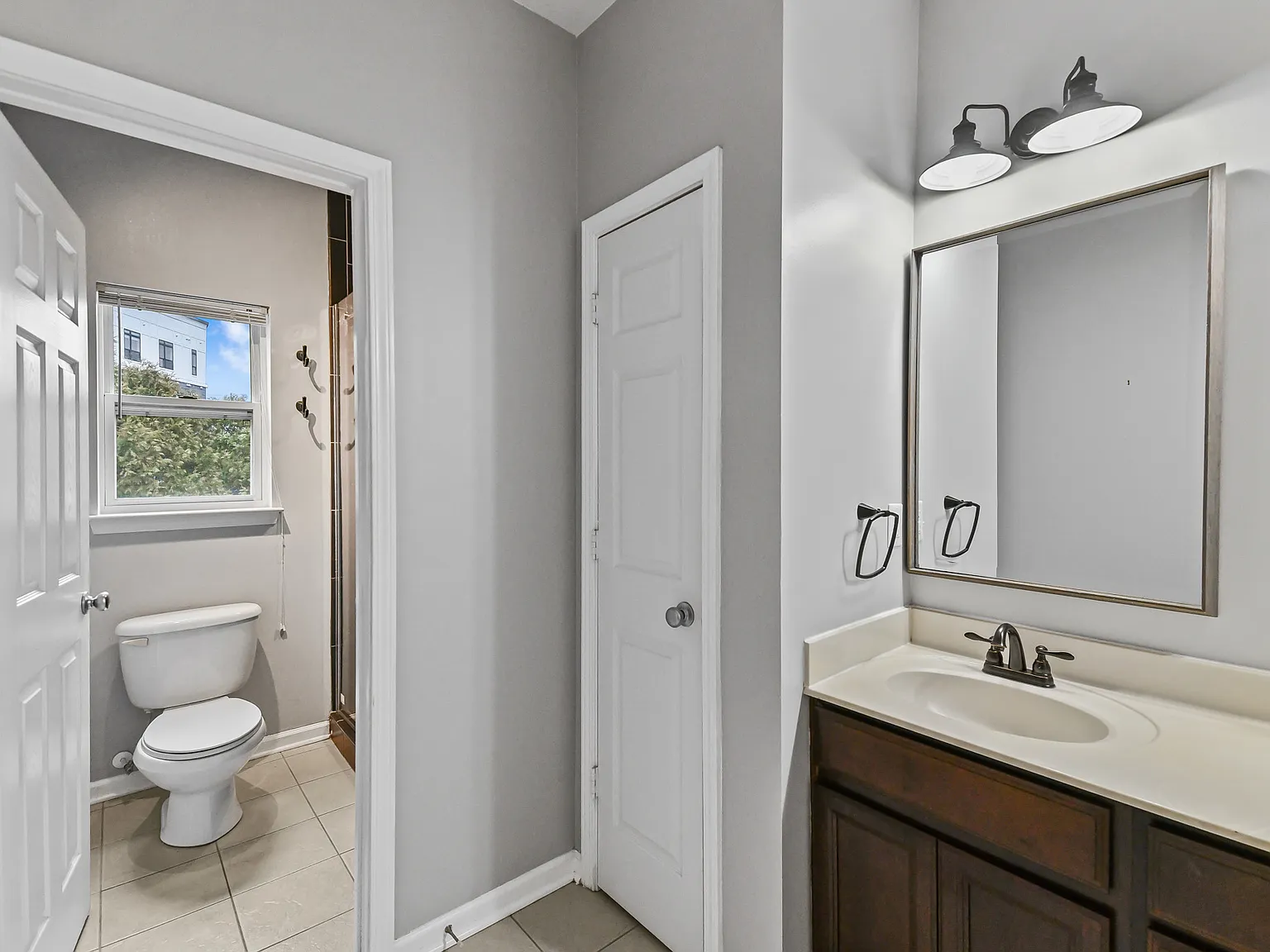 3 bed, 2.5 bath, 1843 sqft, $1,550 — Photo 2