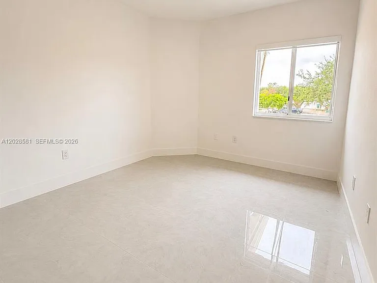 11244 NW 58th Ter — Photo 15