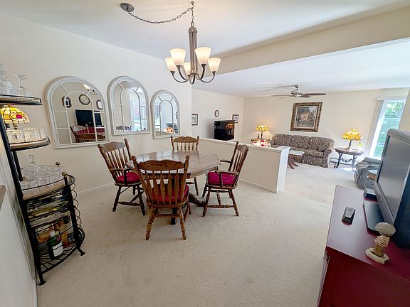 3rd image of 2929 Sunnyside Dr #102A