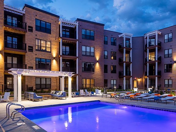 3rd image of 6717 Oak Grove Pkwy N #1B-1Ba-643Sqft