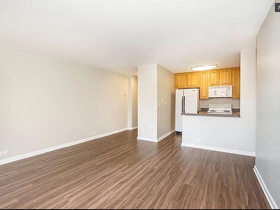 2nd image of 2740 N Pine Grove Ave APT 7E