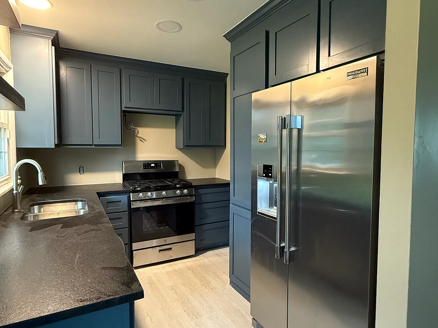 3 bed, 1000 sqft, $1,425 — Photo 2