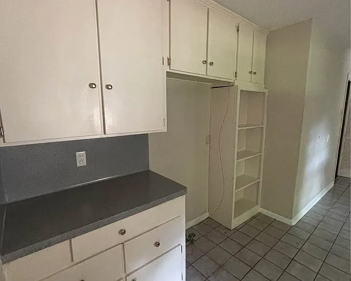 3750 Kings Row — Photo 3