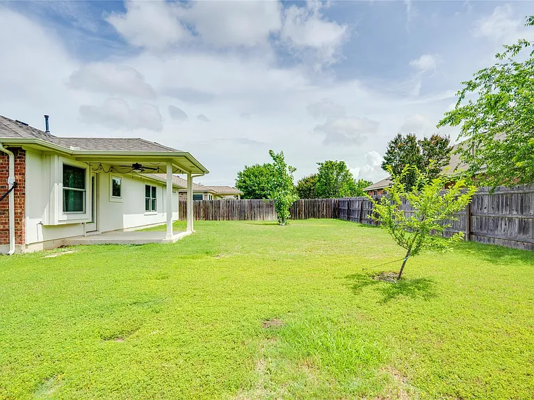 2401 Marshall Trl — Photo 35