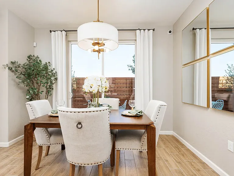 2047 N Wagon Ln — Photo 5