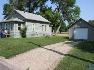616 W Ash Ave, Mitchell, SD 57301