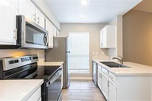 3900 Woodchase Dr #132 — Photo 6