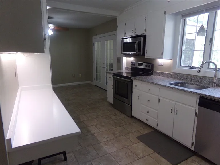 162 Middlesex Ave #1 — Photo 7