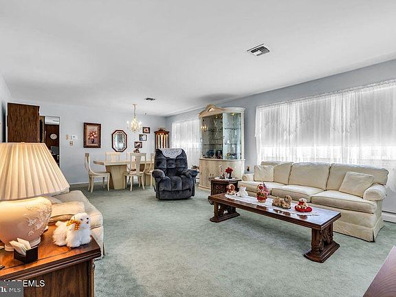 3rd image of 6 Falmouth St