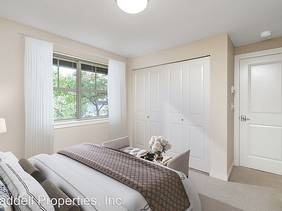 5th image of 421 Kirkland Ave #402
