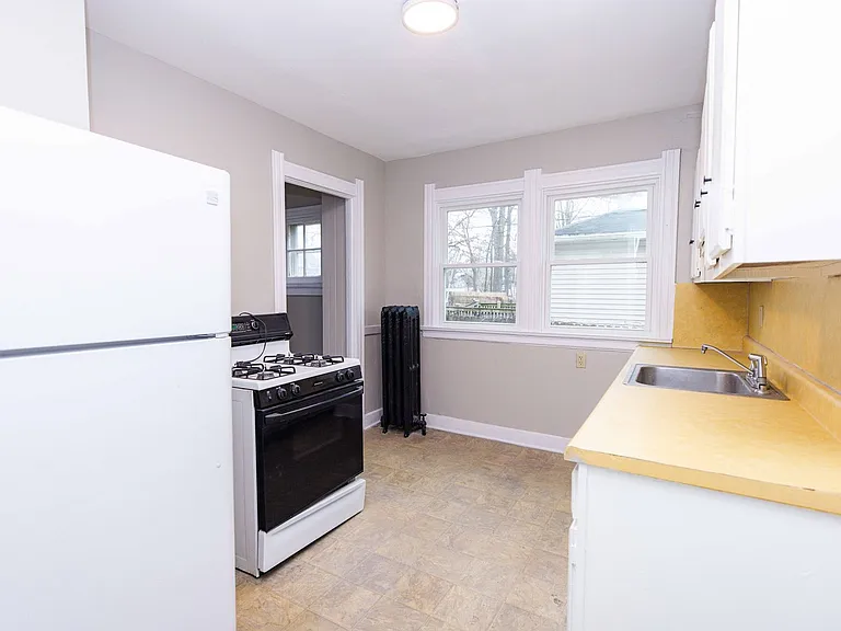 343 Boston Pl — Photo 12