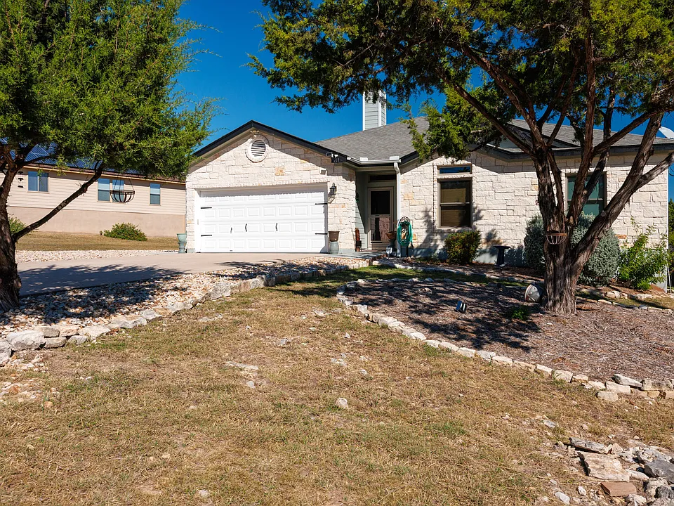 611 Newport Dr