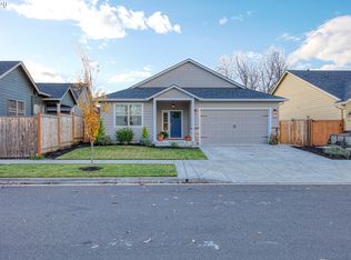 1482 Larry Ln, Eugene, OR 97404