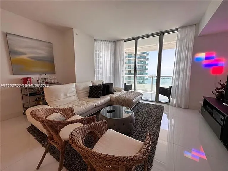 1300 Brickell Bay Dr #3206 — Photo 6