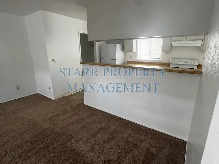 161-163-165 Adobe Ct — Photo 10