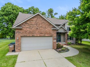 1936 Broadmoor Ln, Columbus, IN