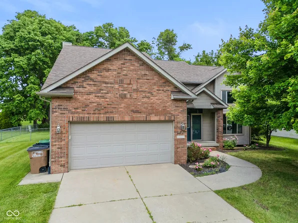 1936 Broadmoor Ln, Columbus, IN 47203