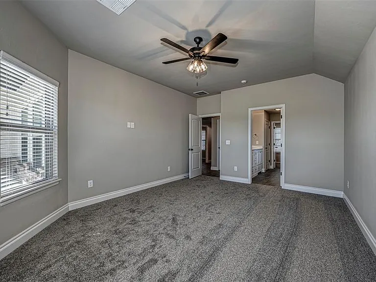 4525 Black Mesa Ln — Photo 11