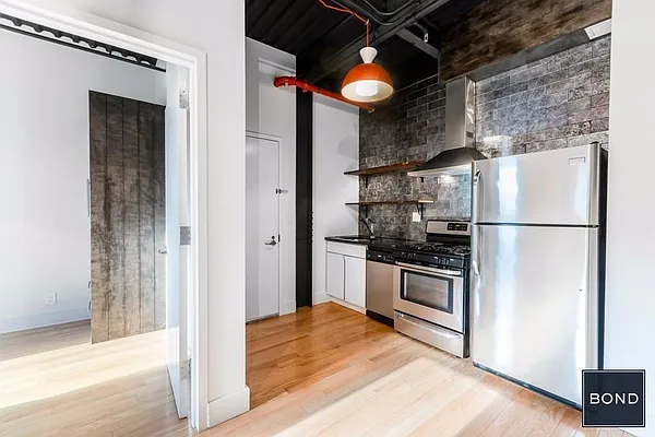 Rented by Bond New York | media 22