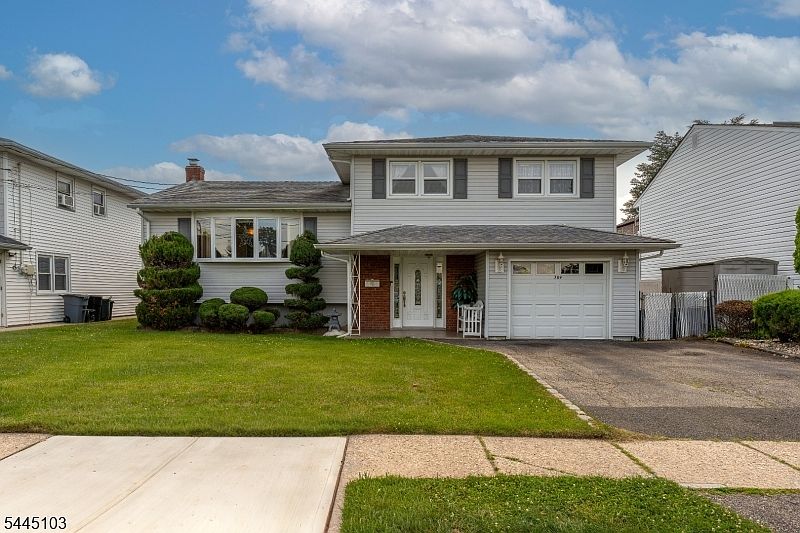 1st image of 789 Mitchell Ave