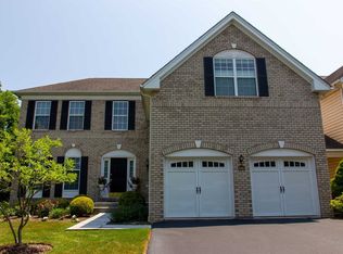 645 Creekside Ln, Fishkill, NY
