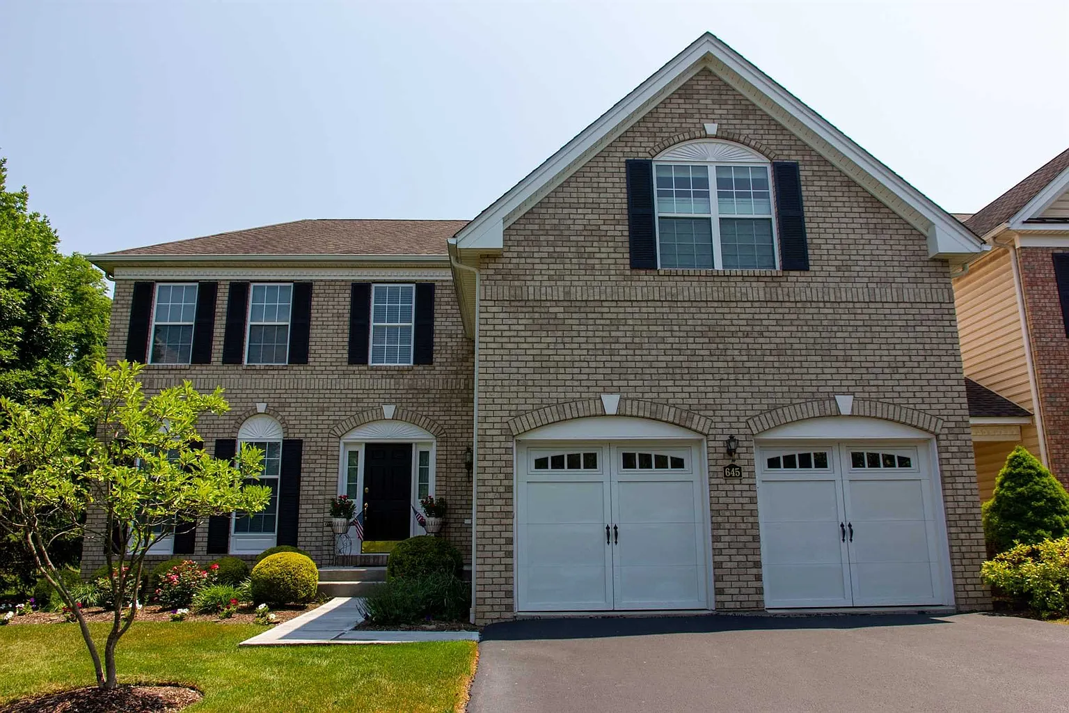 645 Creekside Ln photo 1