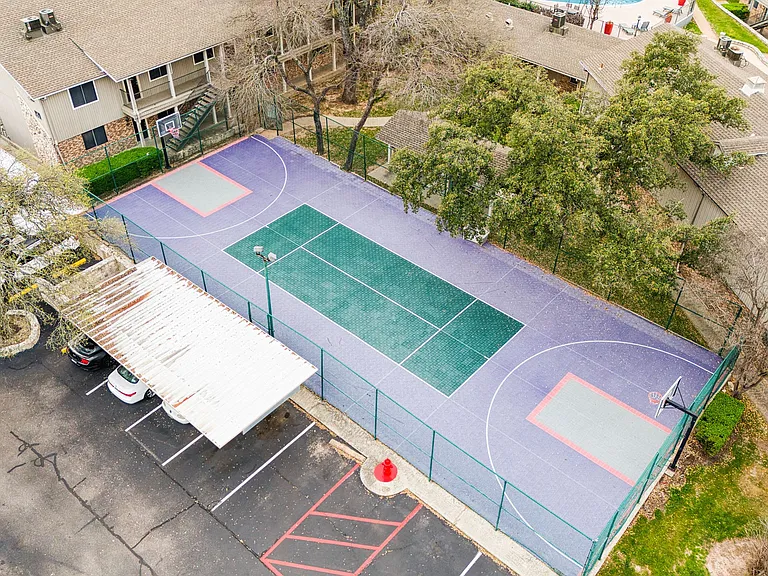 Juniper Springs Apartments — Photo 9