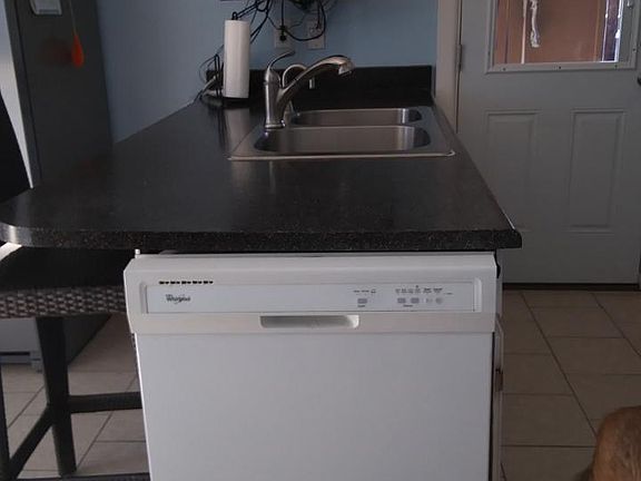 4th image of 2809 W Port Royale Ln