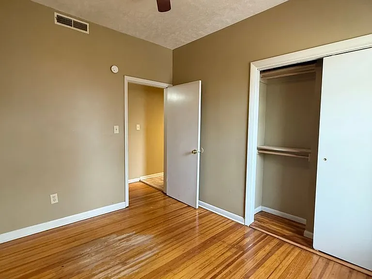 554 S 26th Ave — Photo 5