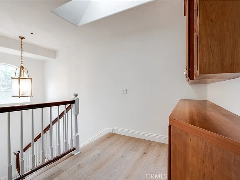 581 N Pageant Dr — Photo 9