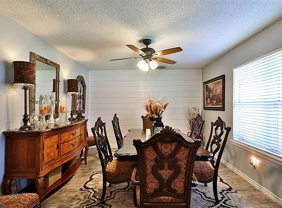 5th image of 1410 Meadowbrook Dr