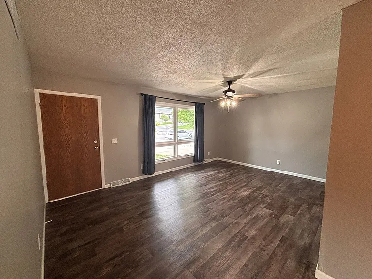 110 Texas St — Photo 3