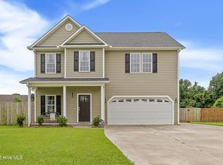 117 Dukes Lake Cir, Richlands, NC 28574