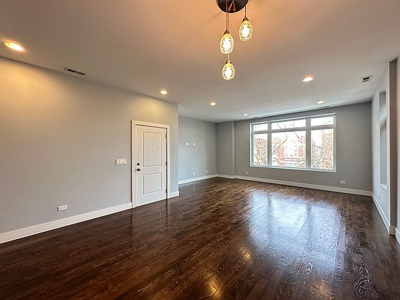 5th image of 2639 W Potomac Ave #E5