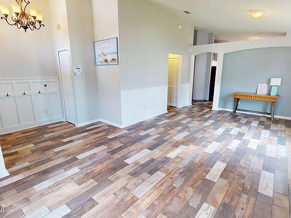 3rd image of 113 KILDRUMMY Court