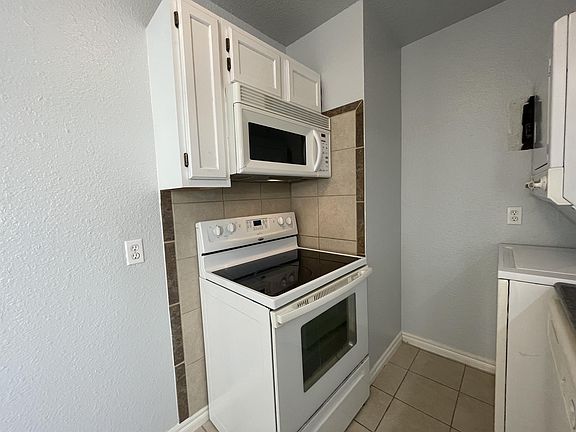 5th image of 1103 NW Carroll Dr #3