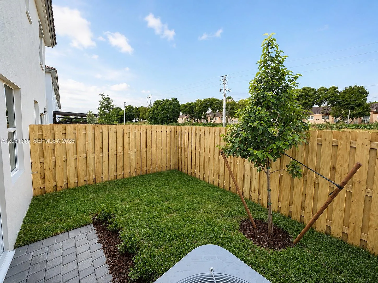 4 bed, 3.0 bath, $2,900 — Photo 2
