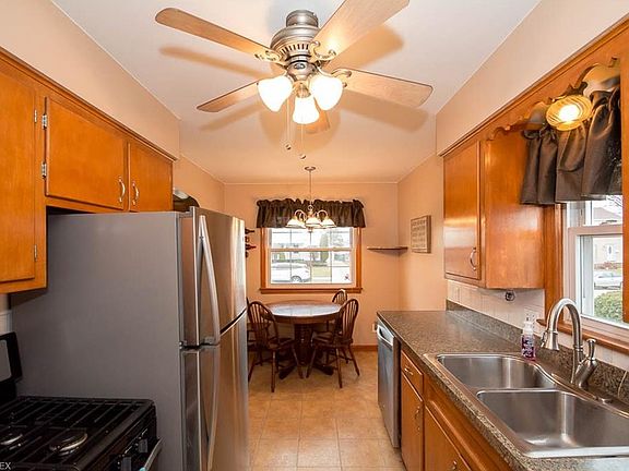 5th image of 5715 Thornton Dr